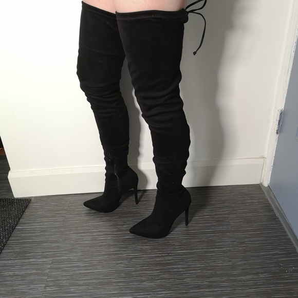 Black thigh-high heeled boots with back tie - Picture 2 of 7